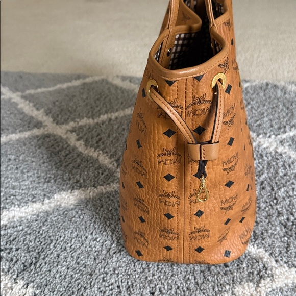 Reversible Liz Shopper In Visetos Medium - Picture 6 of 13